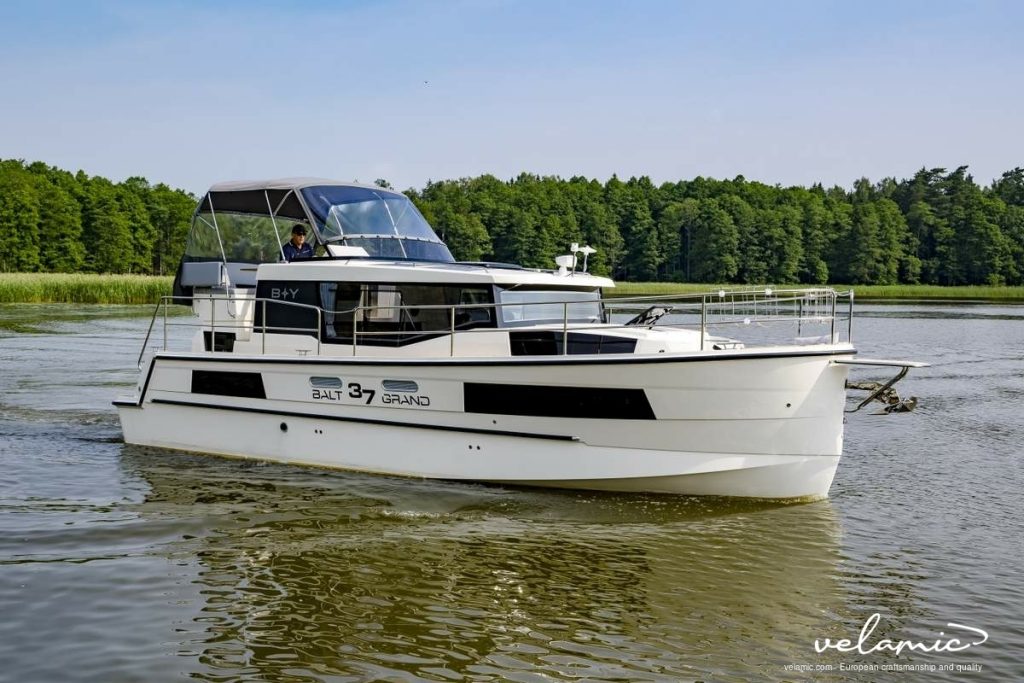 Broom Motor yacht alternate option – Balt 37 Grand