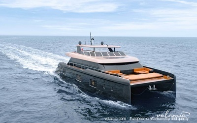 Bering Motor yacht or Sunreef 100 Power. Top picks