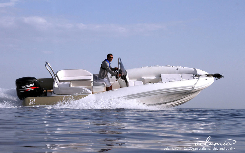 Boats manufactured in France. Zodiac, Latitude 46